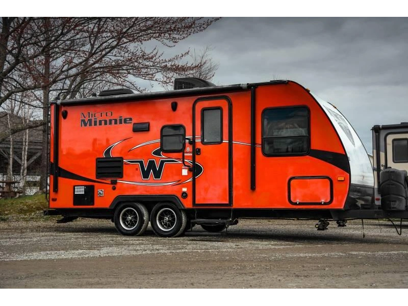 Winnebago Micro Minnie 2106fbs 2018 alt
