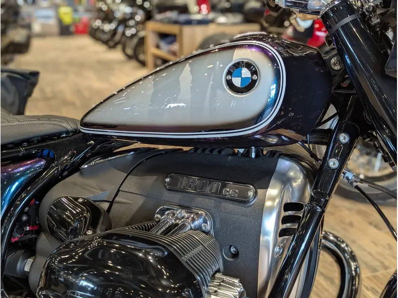 2022 BMW R 18 // Option 719 Galaxy Dust Metallic/Titan Silver Metallic thumbnail 7