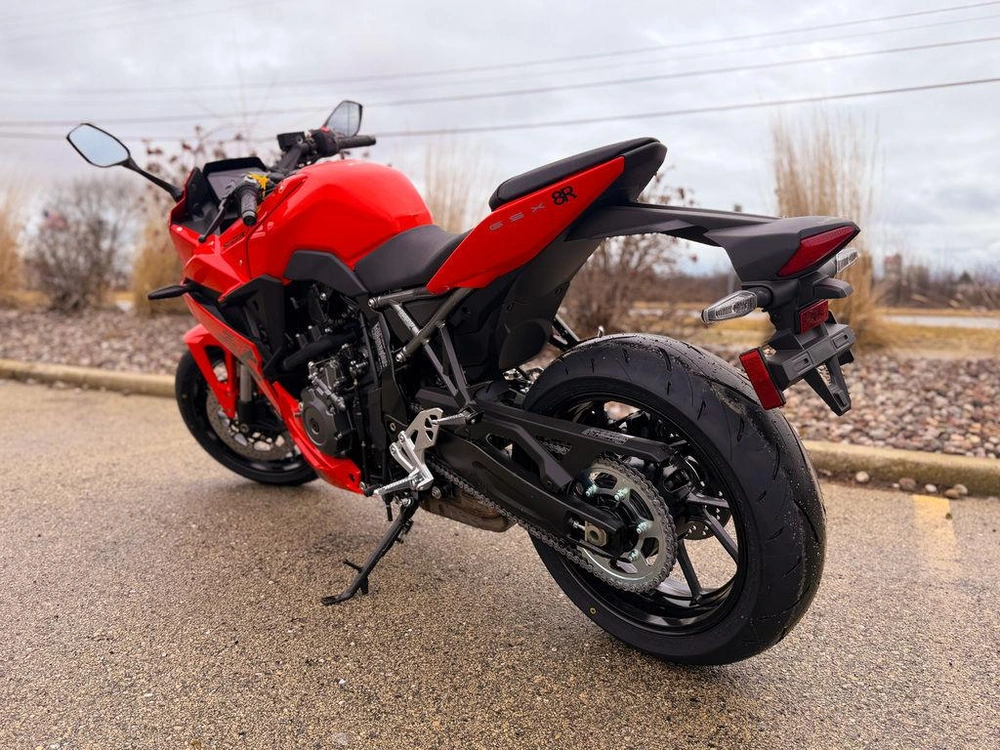 2026 Suzuki Gsx-8r alt