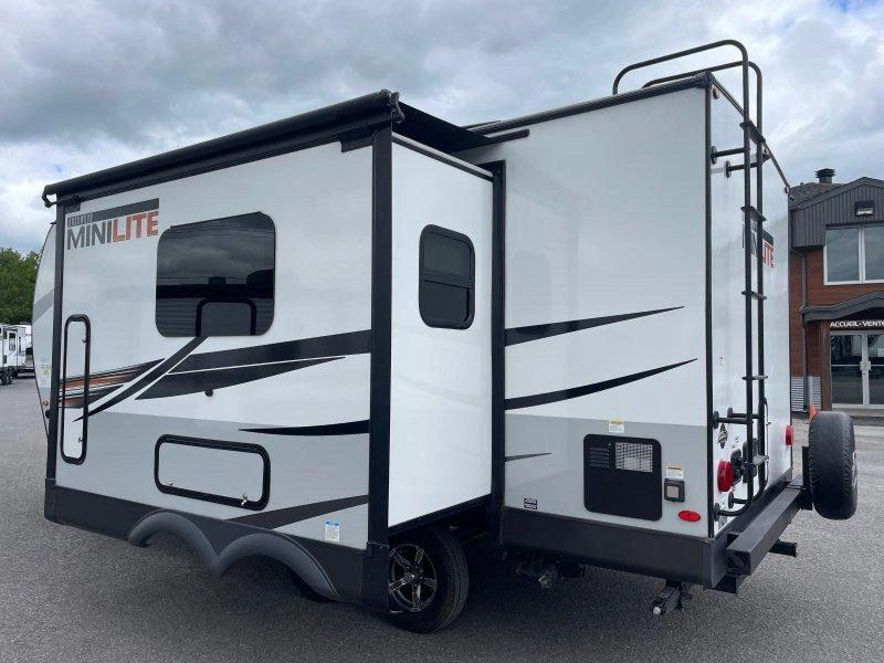 Forest River Rockwood Mini Lite 2204s 2022 alt