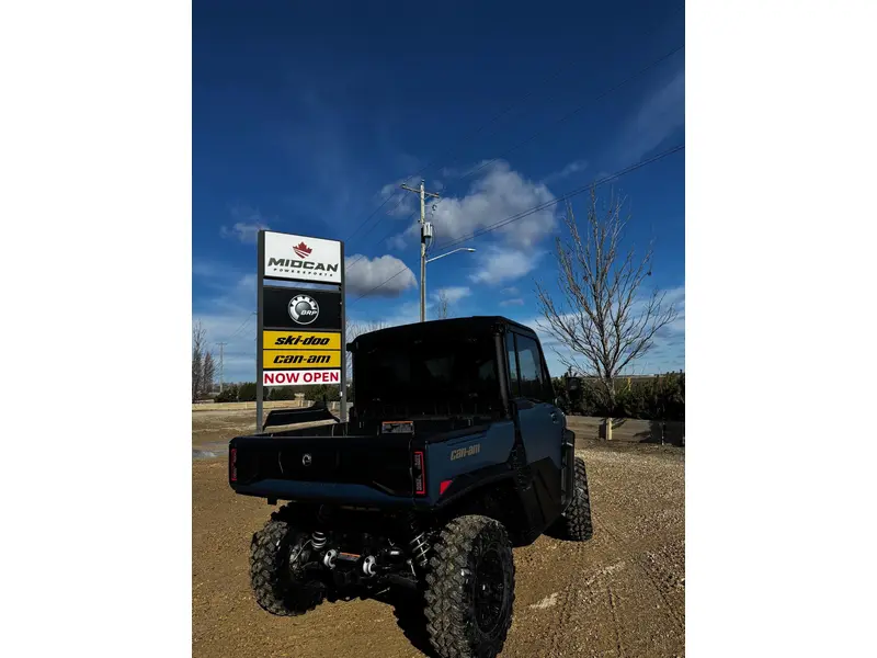 2026 Can-Am DEFENDER LTD HD11 CAB thumbnail 3