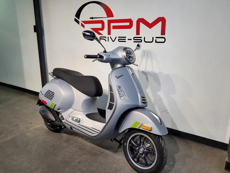 2024 VESPA GTS 300 SUPER TECH *2.99% / 60 mois💳