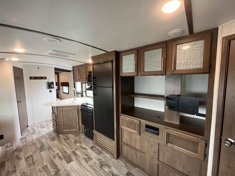 2018 Keystone RV Cougar thumbnail 11