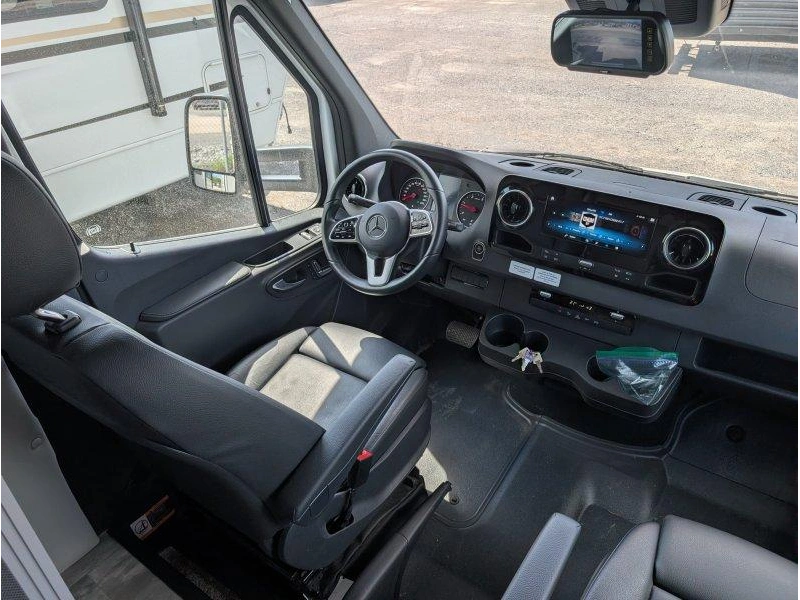 Thor Motor Coach Echelon Mb24 2024 alt