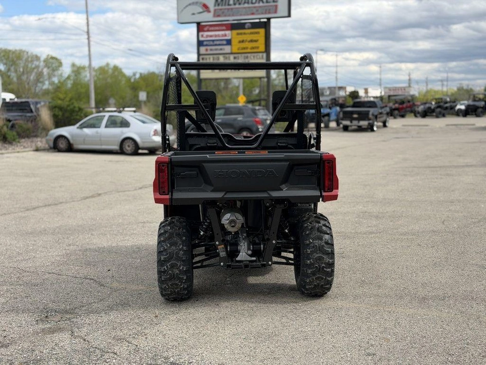 2026 Honda Pioneer 520 alt
