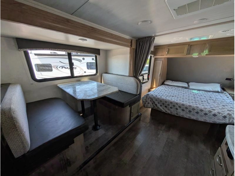 Winnebago Micro Minnie 2108fbs 2020 alt
