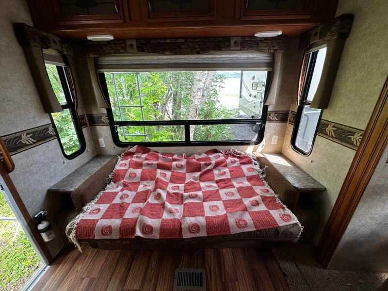 2014 Forest River Sabre 25rlds alt