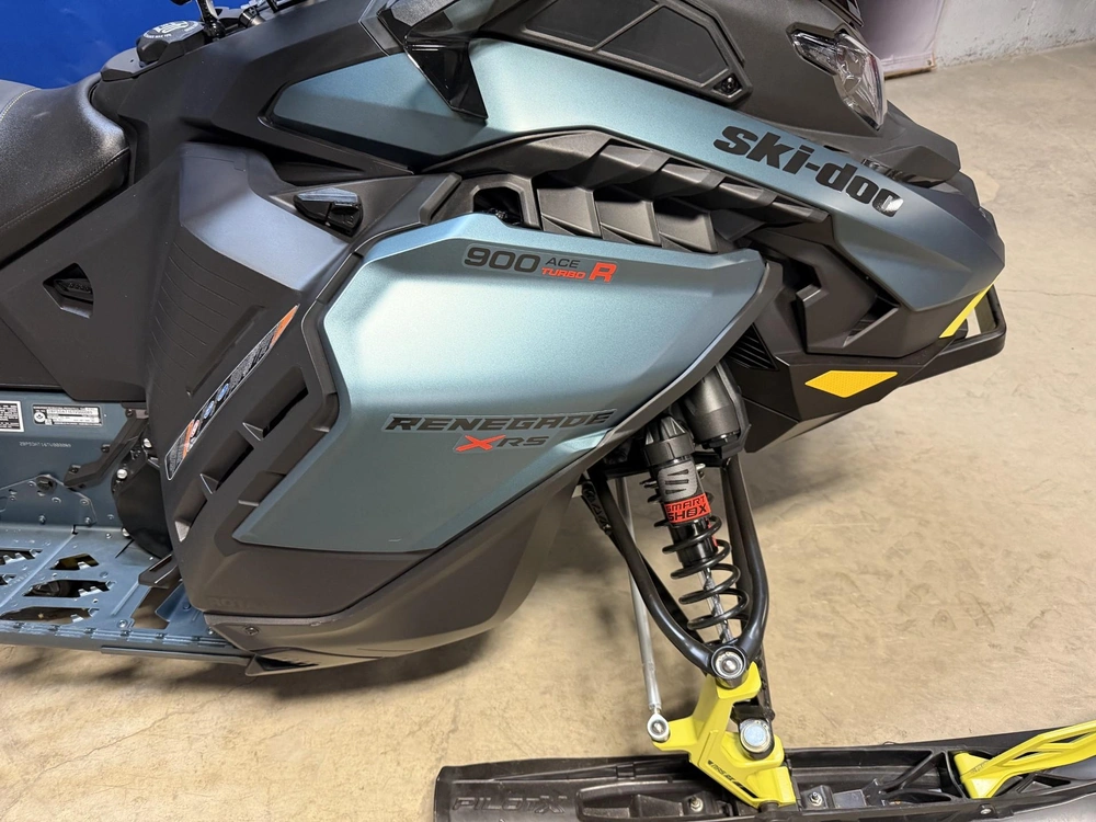 Ski-doo Renegade Xrs 900 Turbo R Xr-s 2026 alt