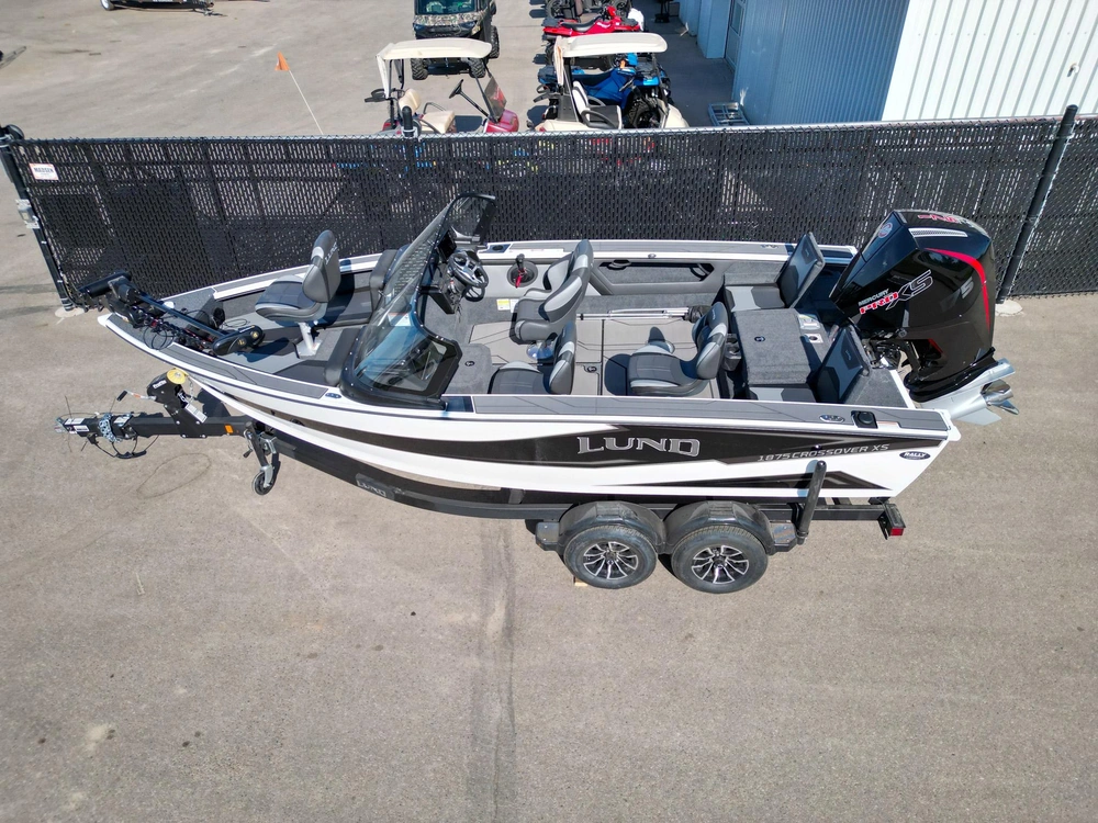 2026 Lund 1875 Crossover Xs alt