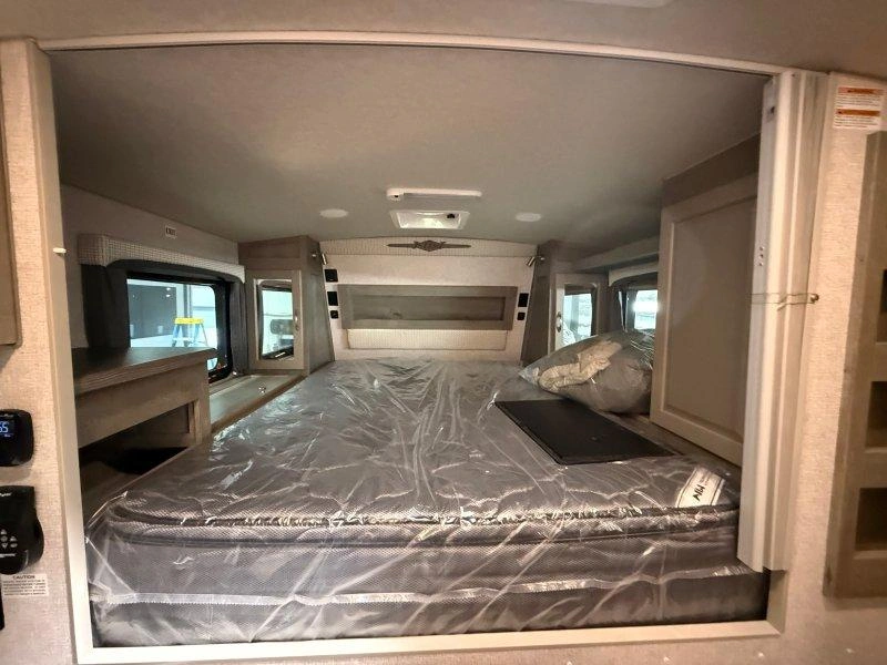 2026 Northwood Arctic Fox 811 alt