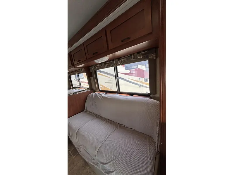 2011 Forest River SUNSEEKER 3100 thumbnail 9