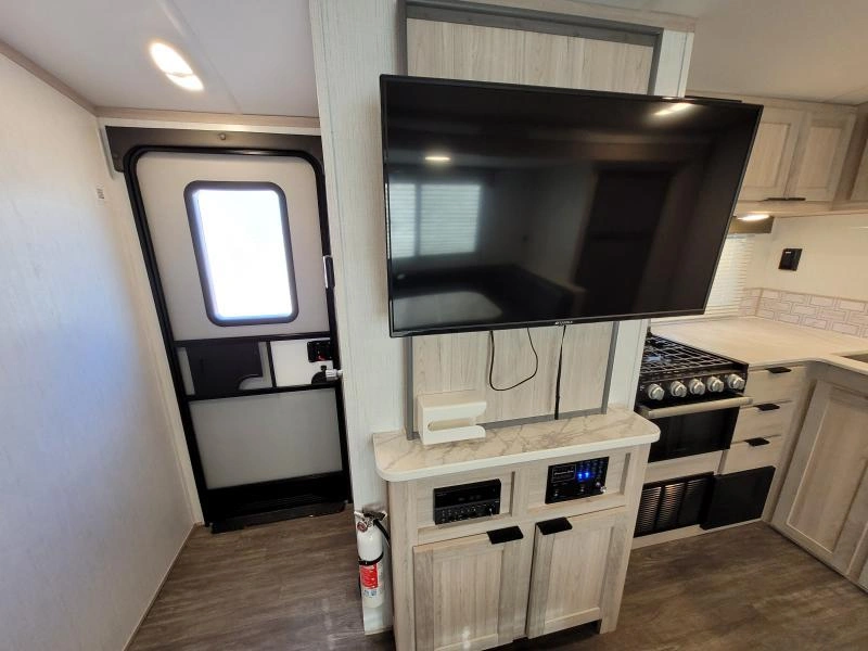 2022 Cruiser Rv Shadow Cruiser 239rb alt