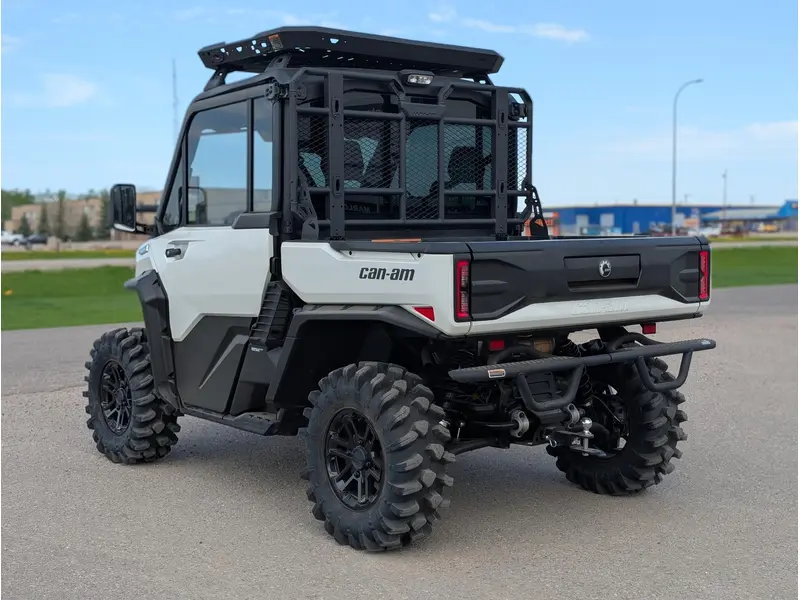 2026 Can-Am Defender Limited HD11 - White *DEMO* thumbnail 6