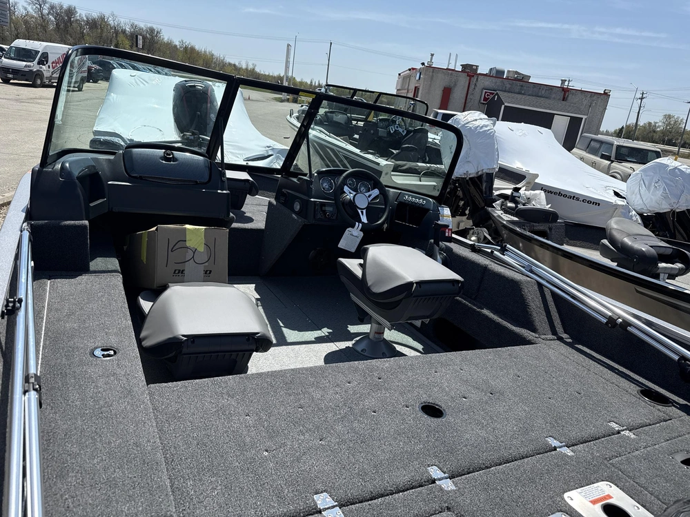 2026 Lowe Boats Fishing Machine Walk Thru Fm 1675 Wt alt