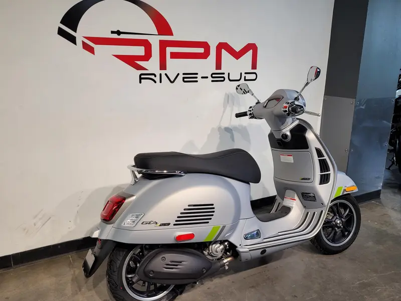 2024 VESPA GTS 300 SUPER TECH *2.99% / 60 mois💳
