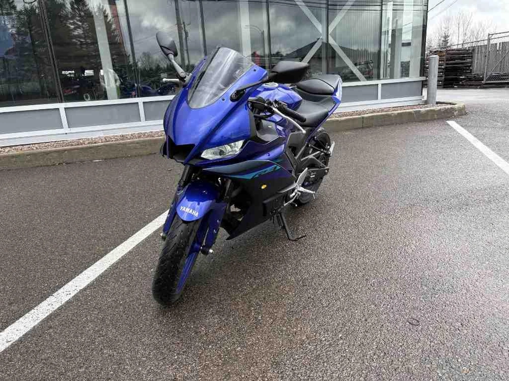 Yamaha Yzfr3 2024 alt