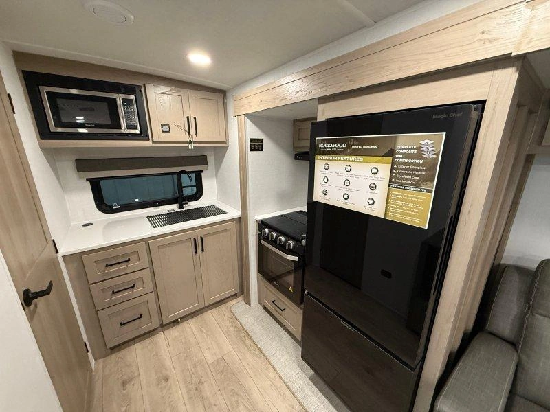 Forest River Rockwood Mini Lite 2522fb 2026 alt