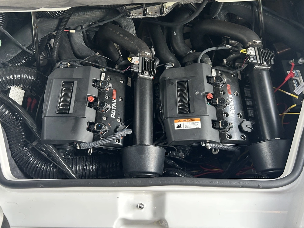 2023 Scarab 215 Wake W/twin 300 Hp alt