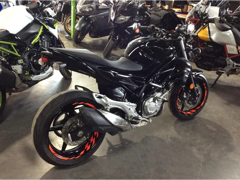 2013 Suzuki SFV650 GLADIUS 650 thumbnail 3