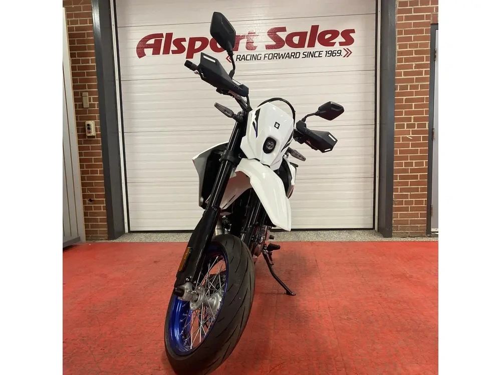 2025 Suzuki Dr-z 4sm alt