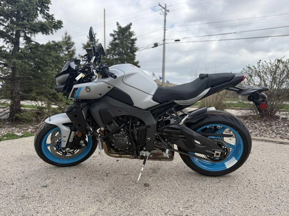2026 Yamaha Mt-10 alt