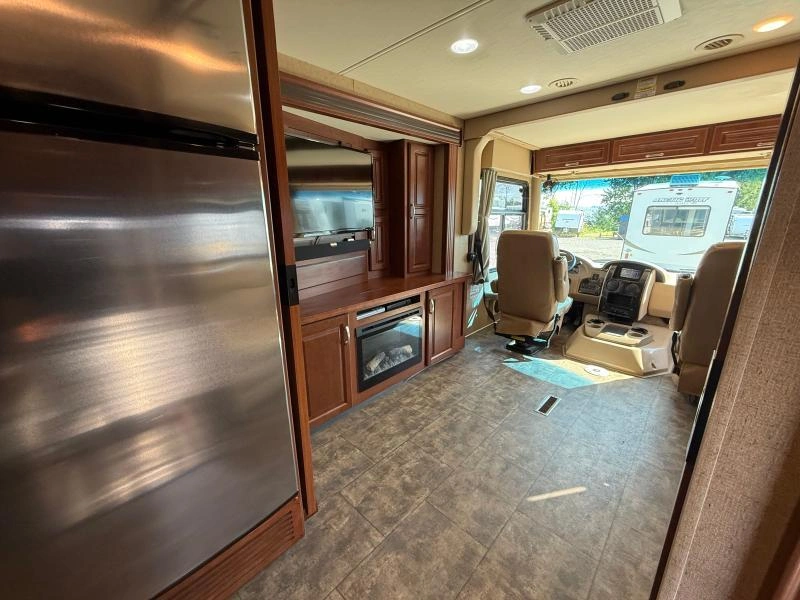 Thor Motor Coach Challenger 37kt 2015 alt