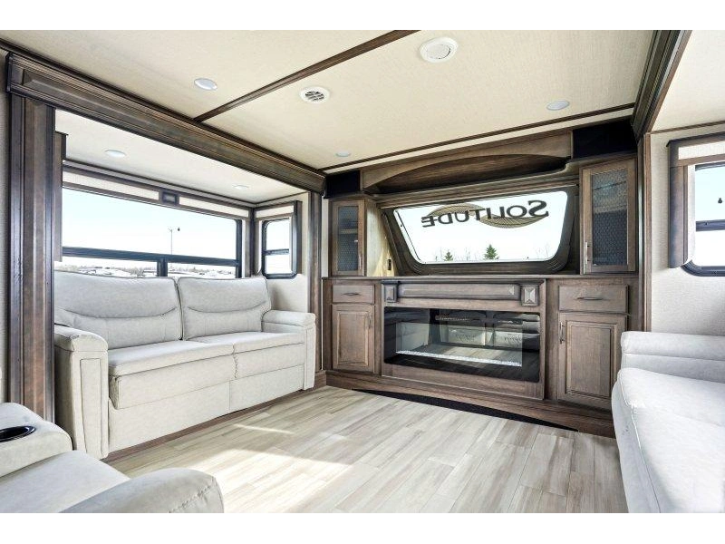 Grand Design Solitude 380fl 2022 alt