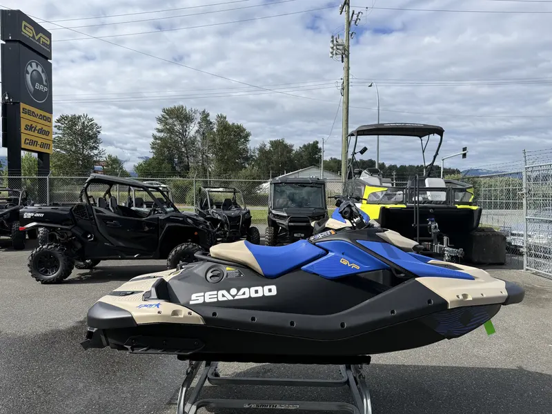 2025 Sea-Doo SPARK™ 1UP TRIXX-90 thumbnail 7