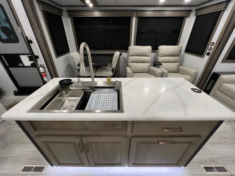 Keystone Rv Montana 3231ck 2025 alt