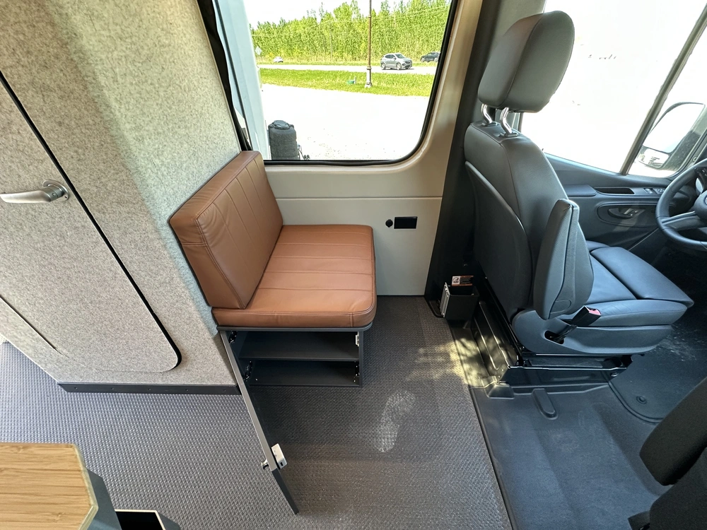 2027 Uwagen Série 4 Overland alt