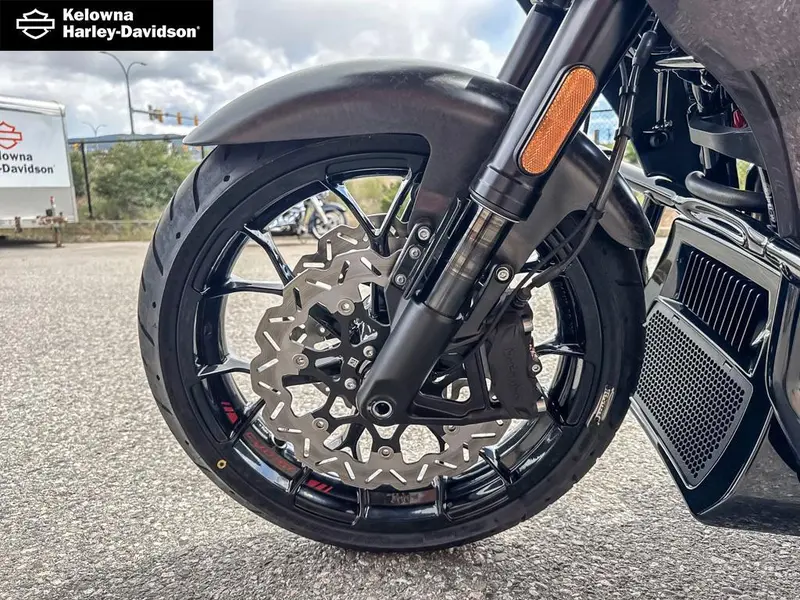 2026 Harley-Davidson FLTRXSTSE - CVO™ Road Glide® ST thumbnail 22