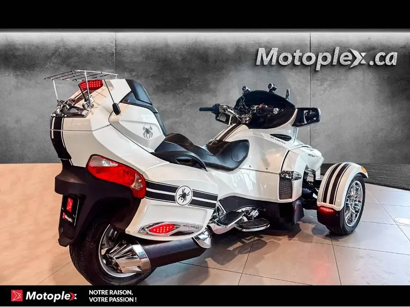 2011 Can-Am SPYDER RT limited SE5 thumbnail 3