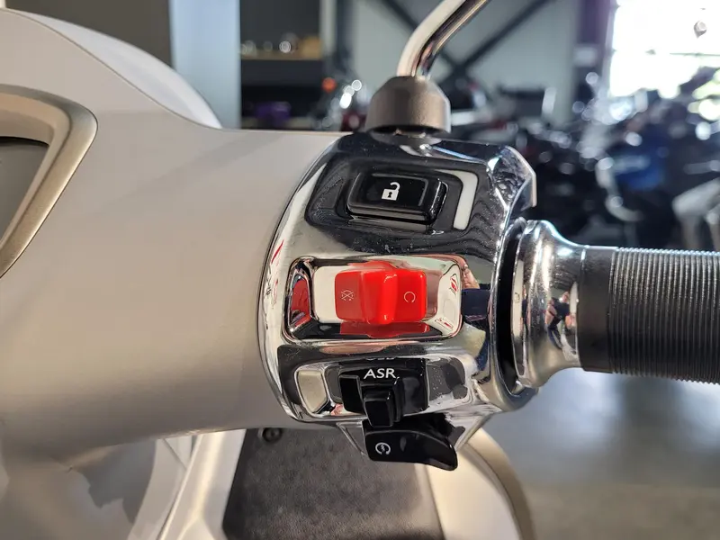 2024 VESPA GTS 300 SUPER TECH *2.99% / 60 mois💳