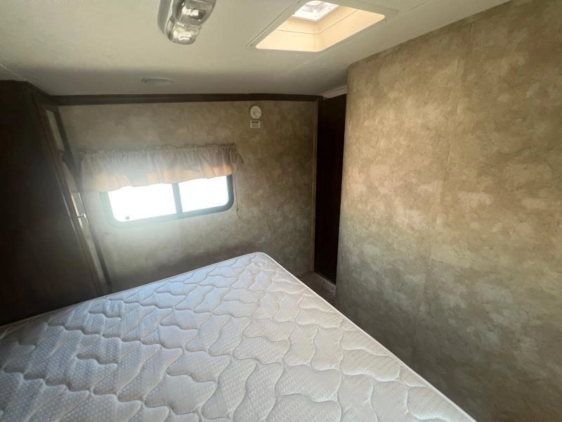 Coachmen Chaparral 274rls 2013 alt