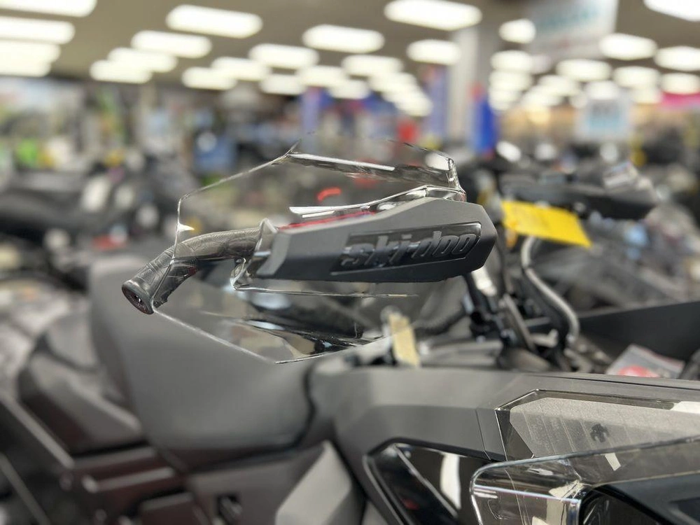 2026 Ski-doo Mxz® Adrenaline® 850 E-tec 137_black alt