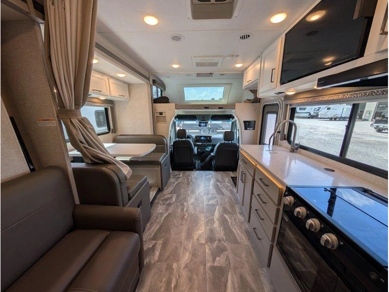 Thor Motor Coach Echelon Mb24 2024 alt