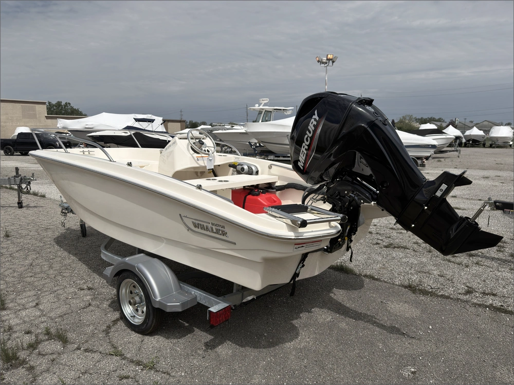 2026 Boston Whaler 130 Super Sport alt