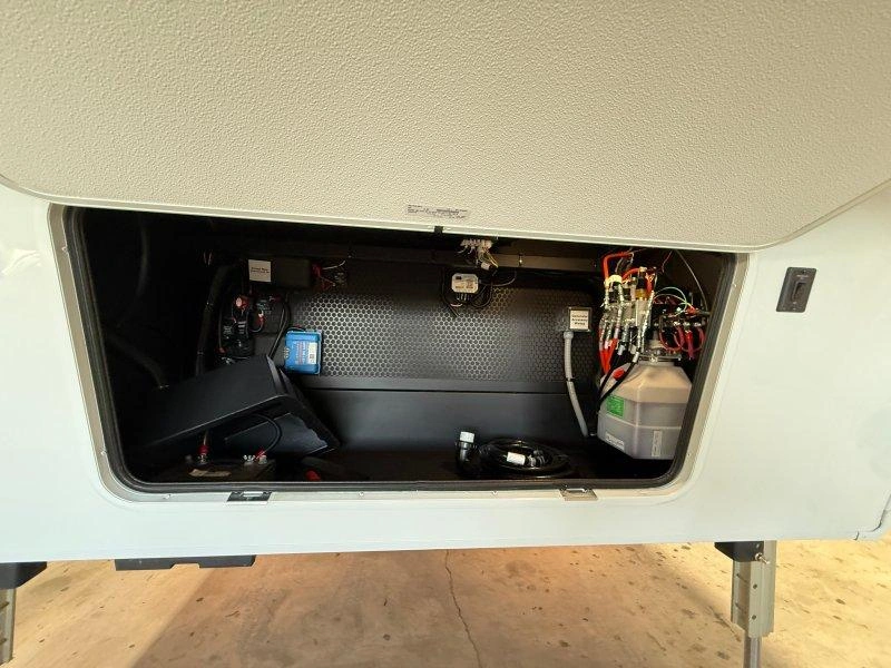 2026 Brinkley Model Z Z2900 alt