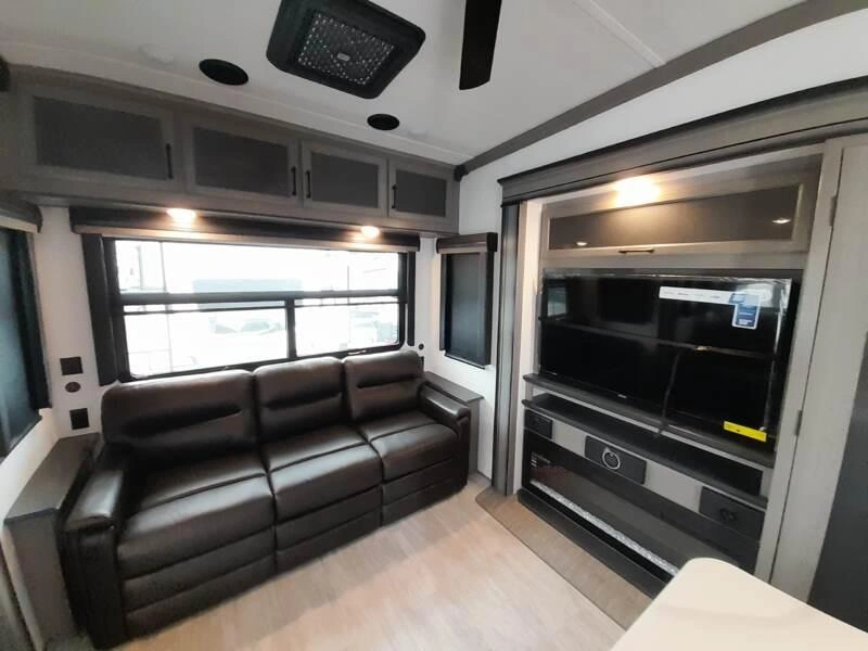 Keystone Rv Montana 3857br 2023 alt