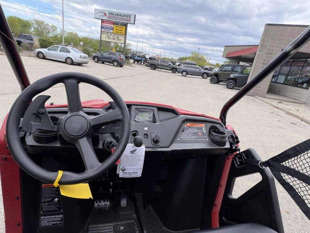 2026 Honda Pioneer 520 alt