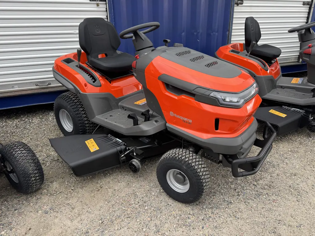 Husqvarna LAWN TRACTOR,42 INCH,24.5HP,TWIN  2026