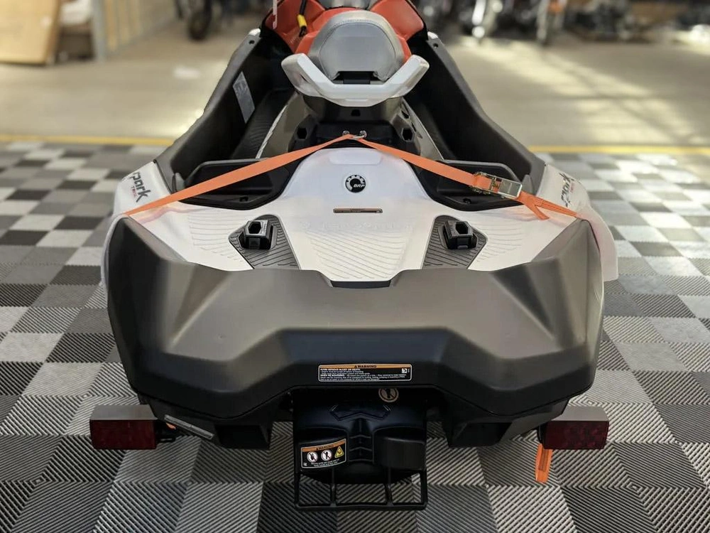 2026 Sea-doo Spark™trixx For 3 Rotax® 900 Ace™ - 90 Ibr And Audio alt