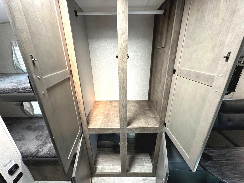 2021 Venture Rv Sonic Lite 160vbh alt