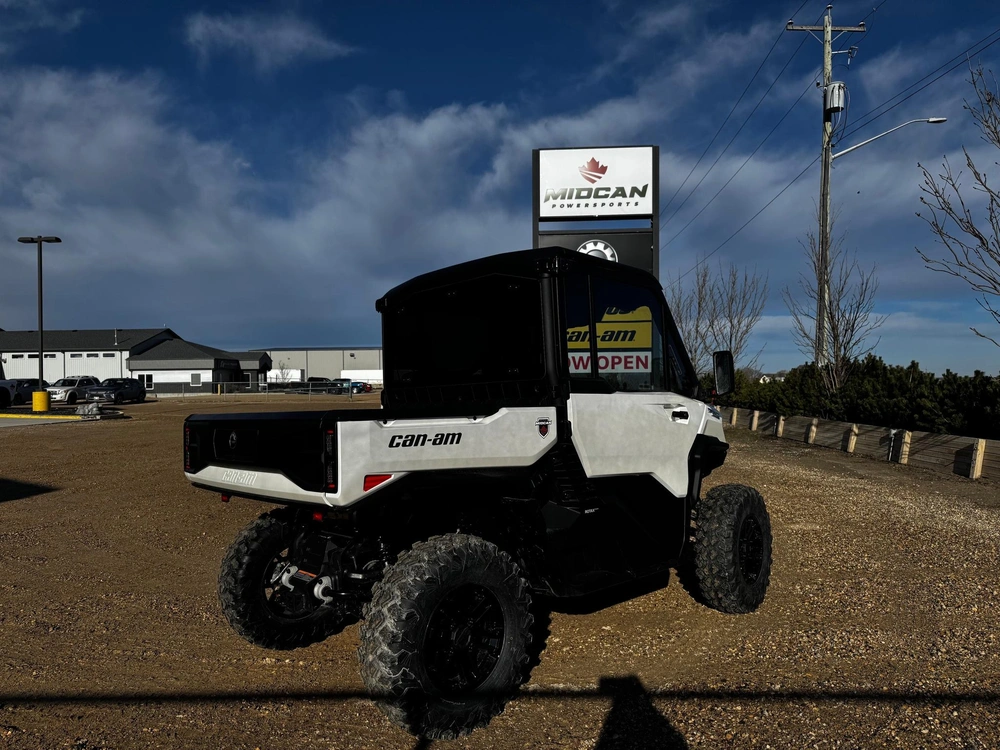 2026 Can-am Defender Ltd Cab Hd11 alt