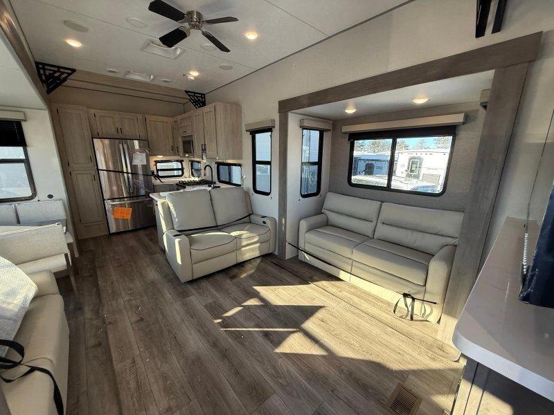 2026 Coachmen Catalina 44condo alt