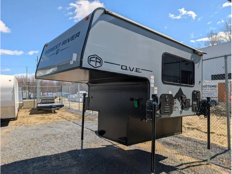 2026 Palomino Real Lite 580h alt