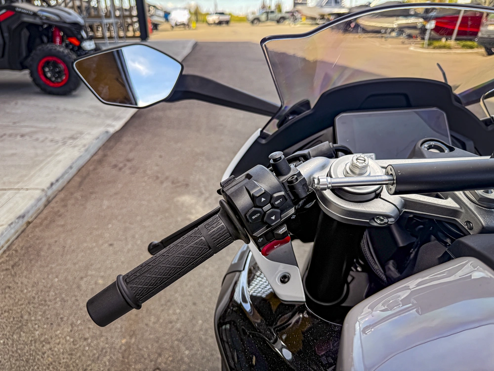 2026 Cfmoto 675ss alt
