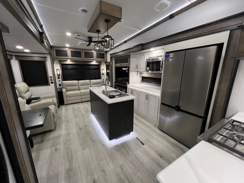 Keystone Rv Montana 3231ck 2025 alt