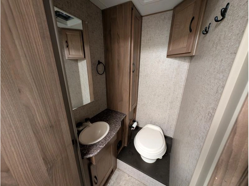Coachmen Freelander 27qb 2018 alt