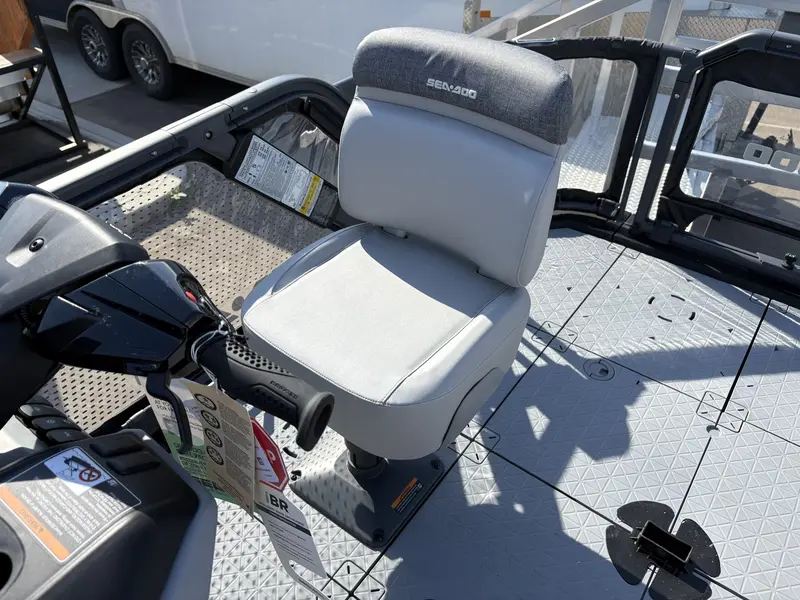 2026 Sea-Doo Switch Compact - 130 HP thumbnail 9
